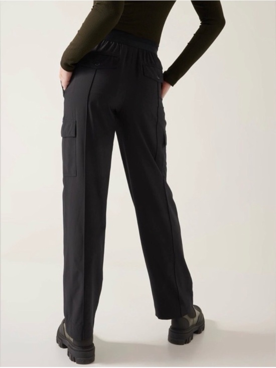 Athleta Vienna Cargo Pant in Black - Size 8 - EUC - Picture 3 of 7